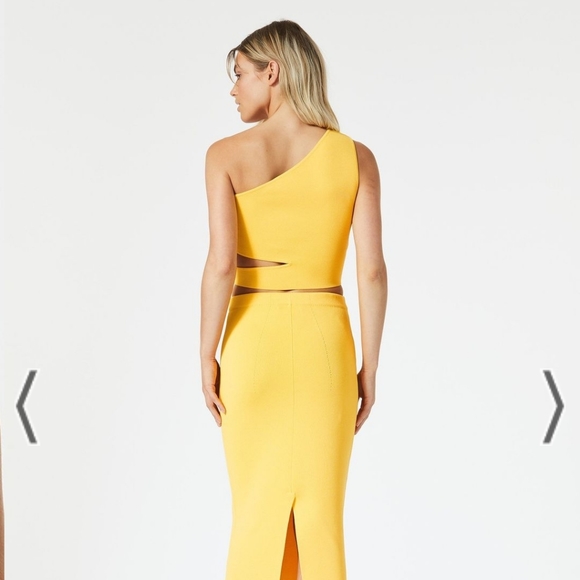 San Sloane Adriana Asym Cut Out Top Mango- 4/S - Picture 5 of 5